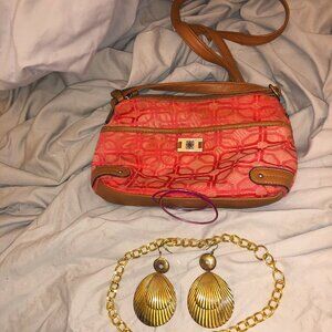 bundle heavy pink and golden purse, necklace, earring set, 2 bracelet